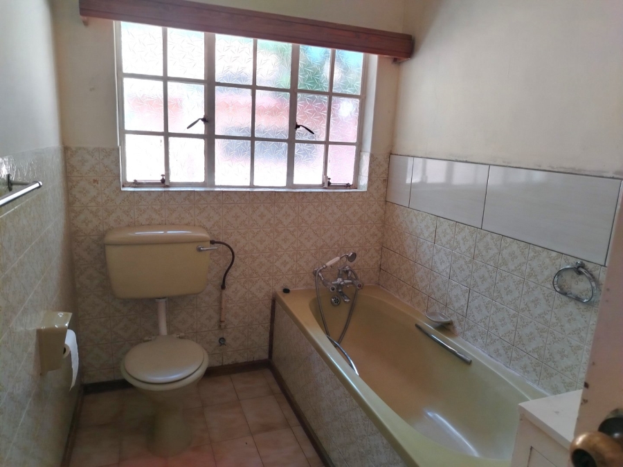 5 Bedroom Property for Sale in Flamwood North West